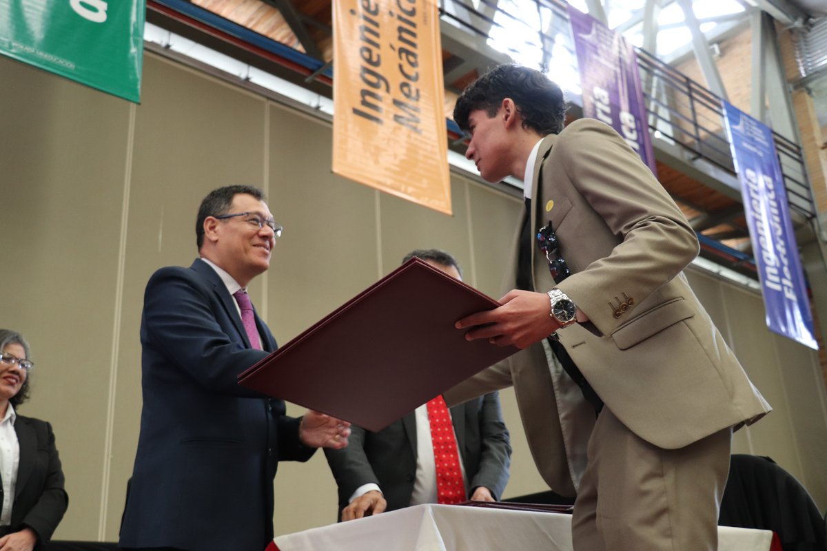 Ceremonia 92 . ° Grados pregrado (6)