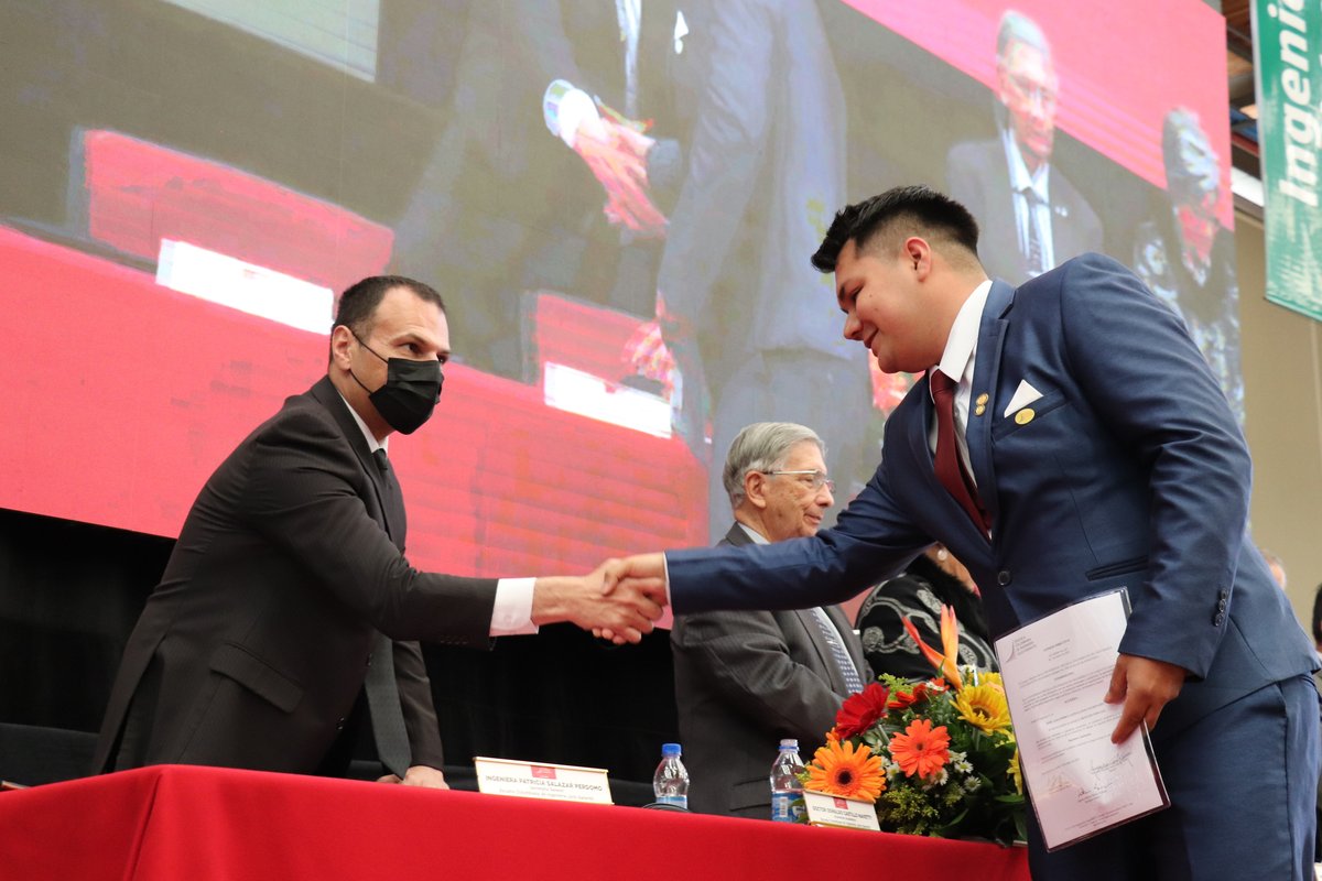 Ceremonia 92 . ° Grados pregrado (15)