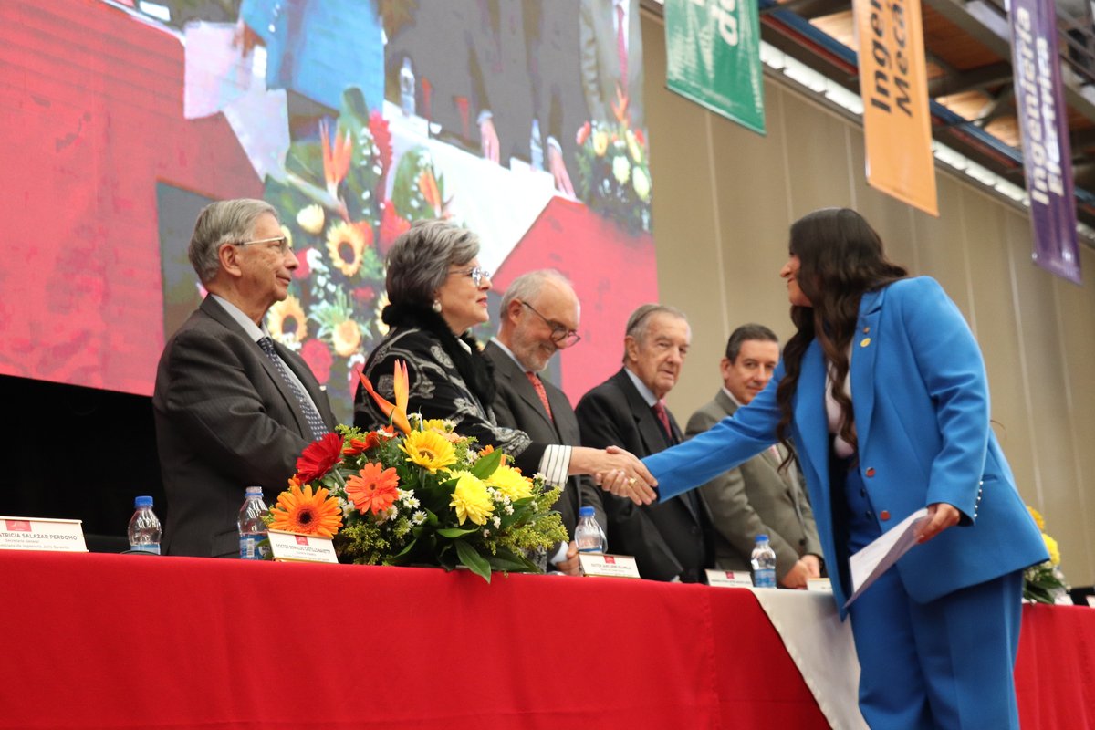 Ceremonia 92 . ° Grados pregrado (13)