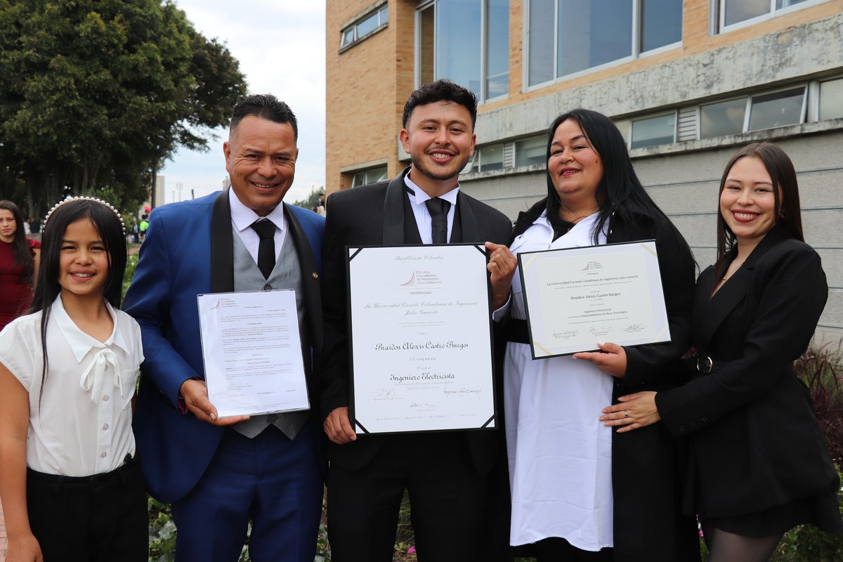 Ceremonia 92 . ° Grados pregrado (40)