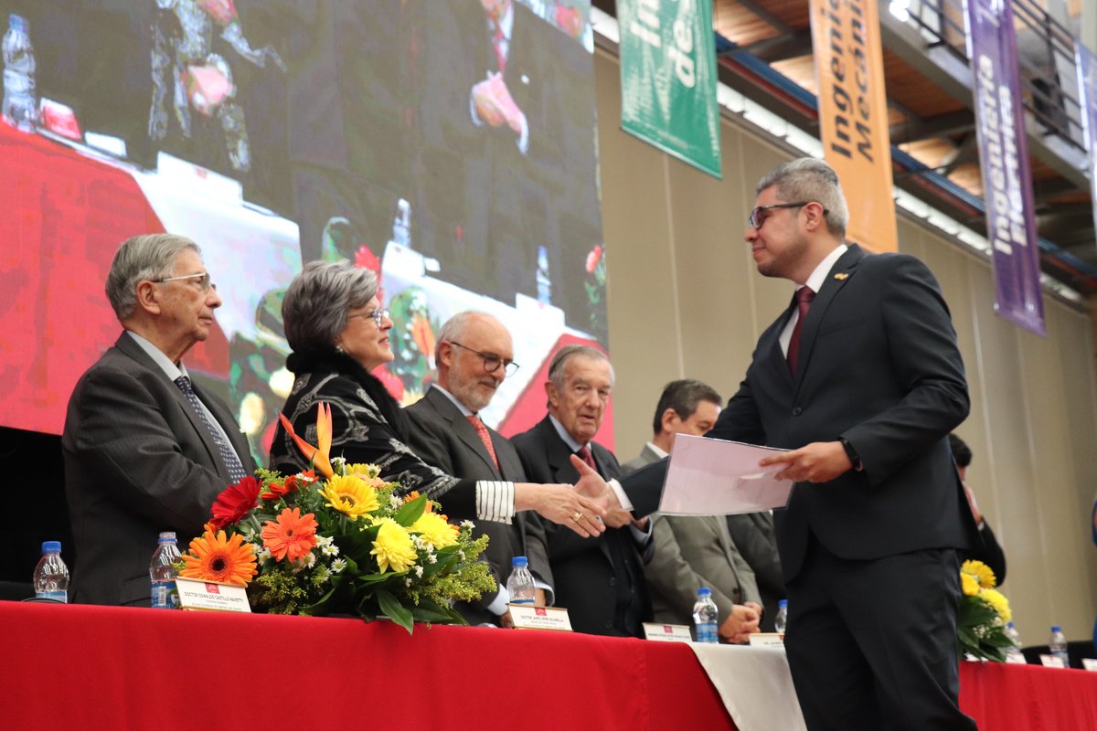 Ceremonia 92 . ° Grados pregrado (12)