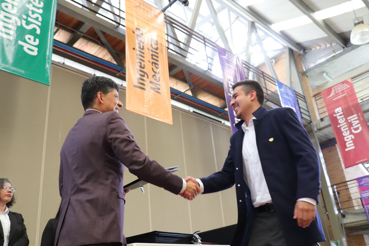 Ceremonia 92 . ° Grados pregrado (25)