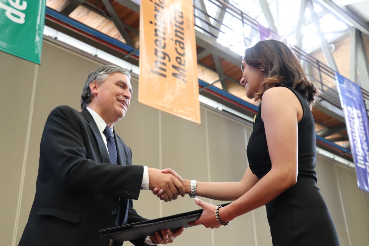 Ceremonia 92 . ° Grados pregrado (21)