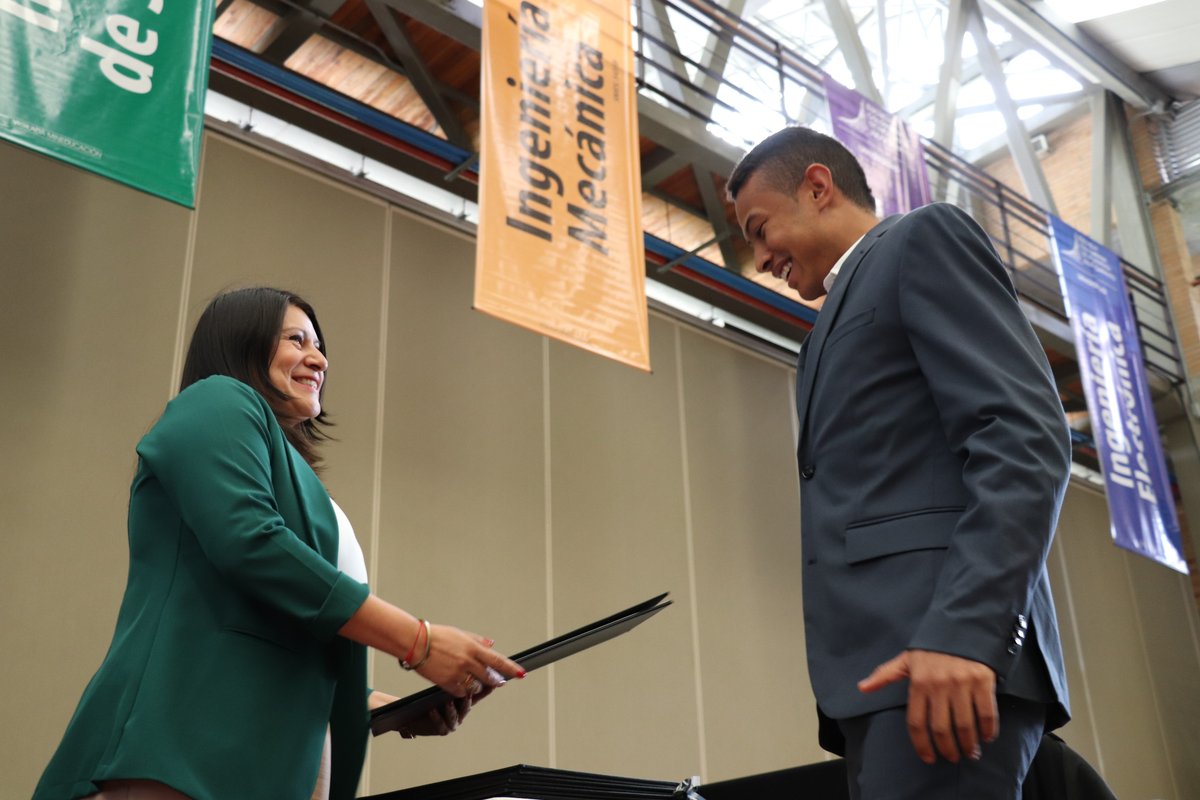 Ceremonia 92 . ° Grados pregrado (24)