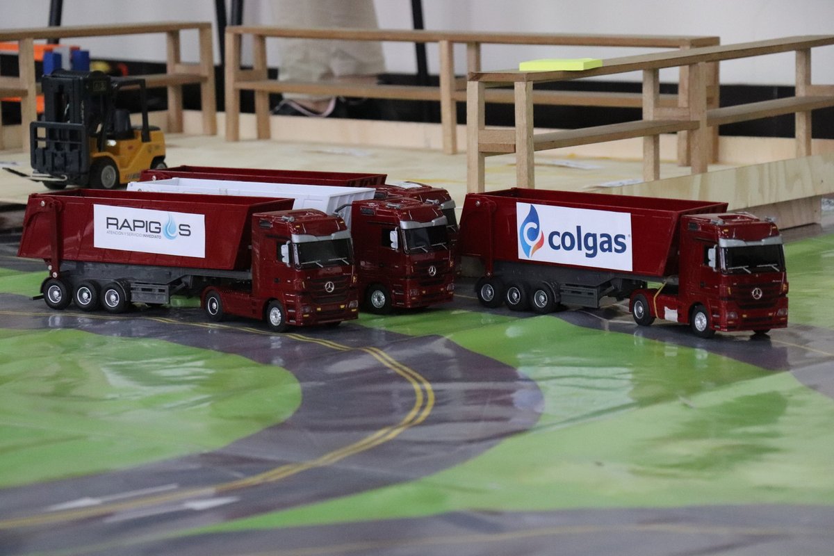 Colgas Diplomado Industrial (3)