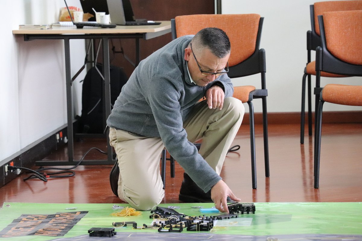 Colgas Diplomado Industrial (2)