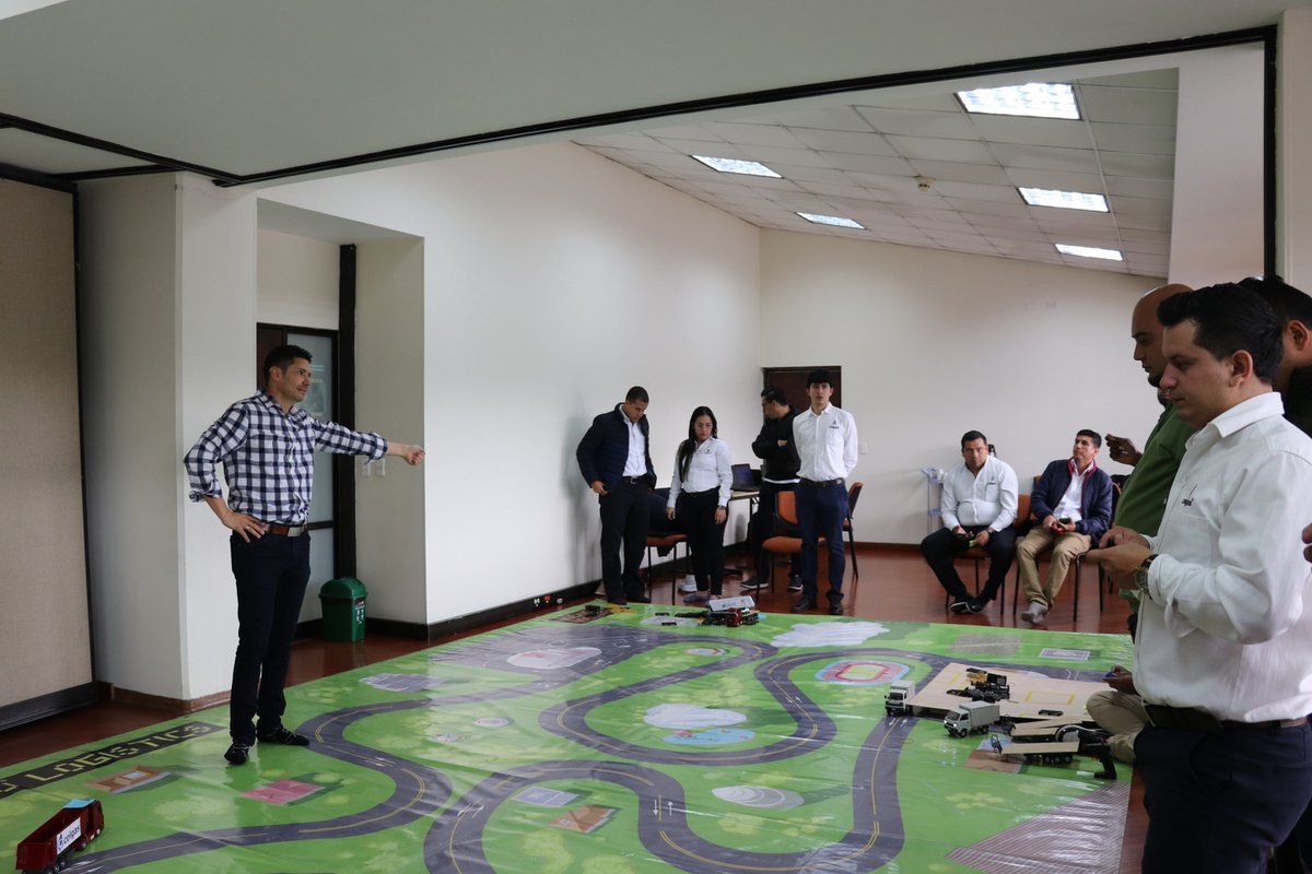 Colgas Diplomado Industrial (9)