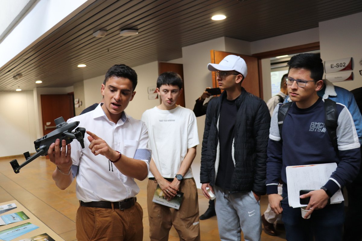 Conversatorio Drones (2).