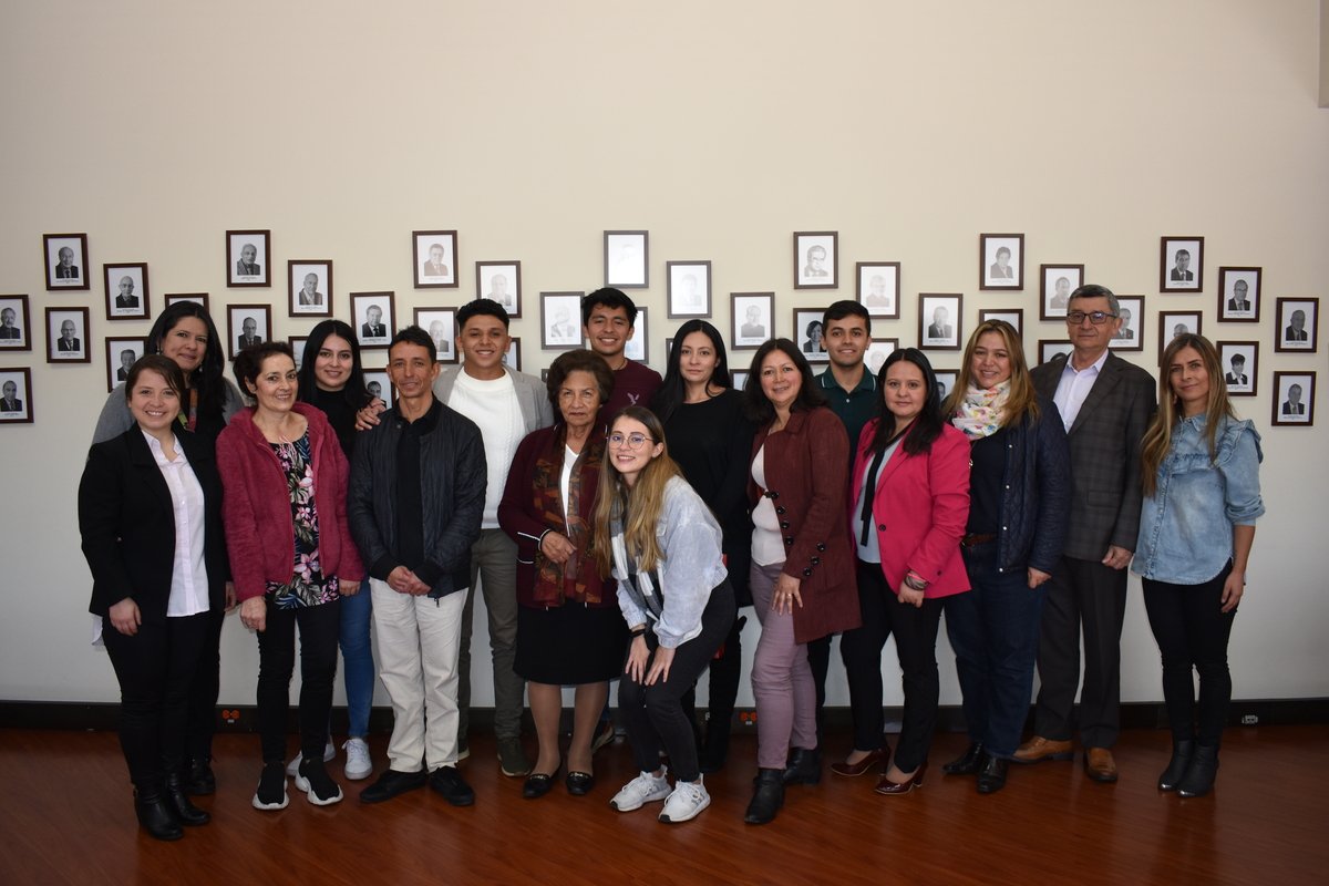 Entrega de becas. Escuela Colombiana de Ingeniería - Fundación Bolívar 10