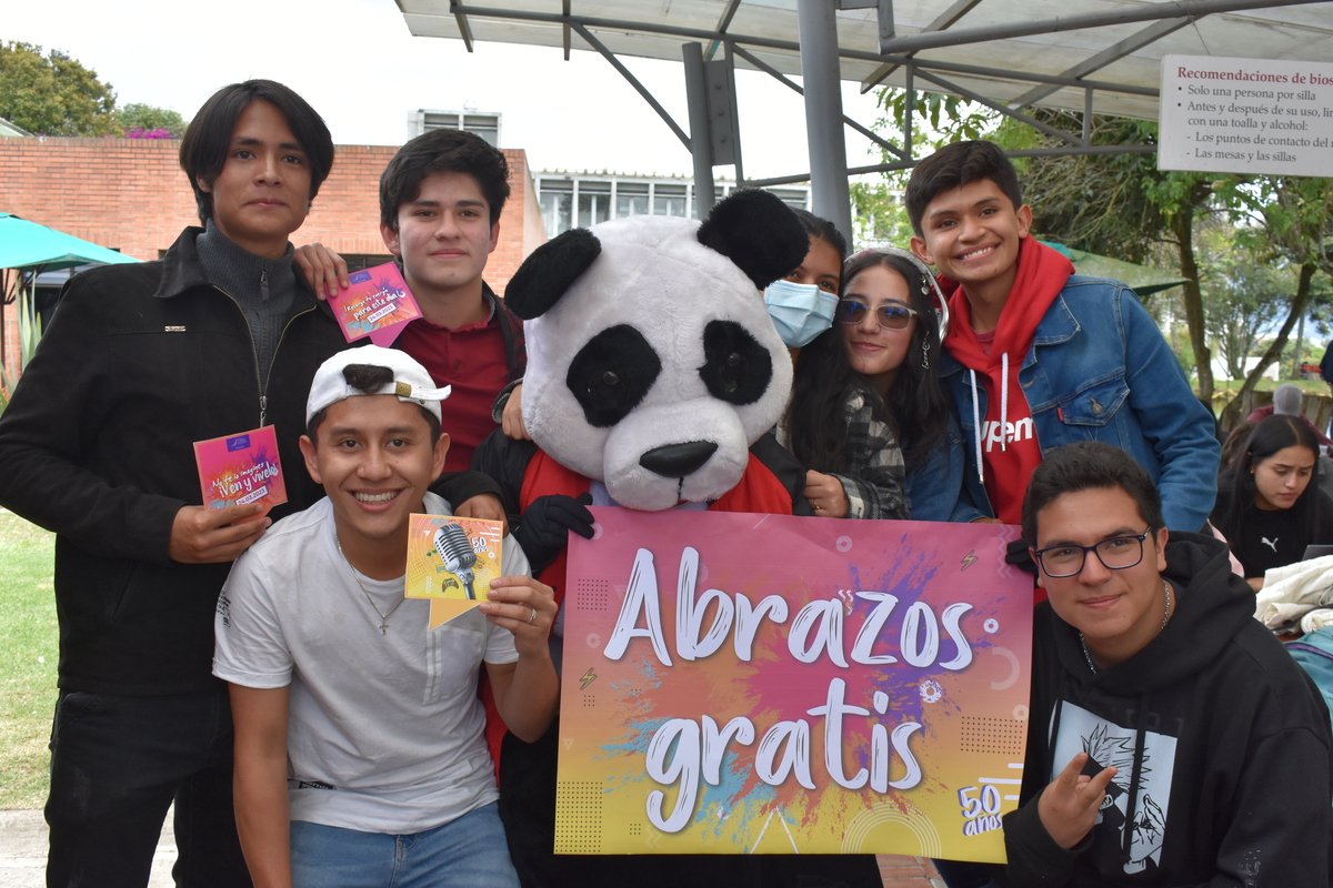 Abrazos gratis EciFest 6
