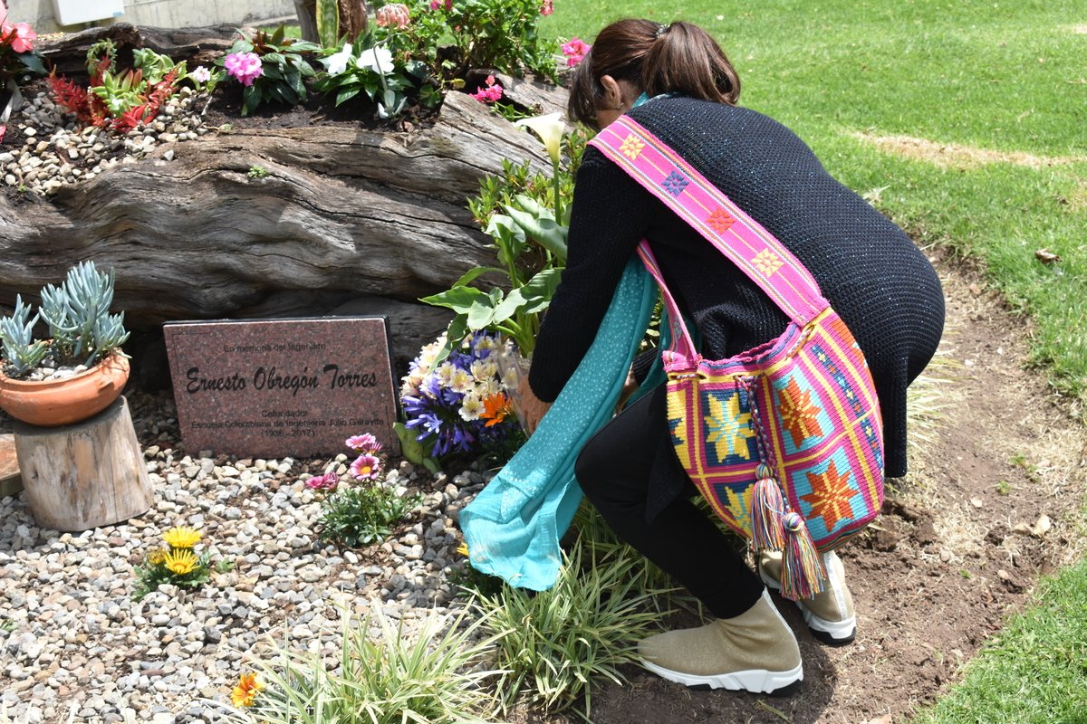 Develación de placa 50 años 8