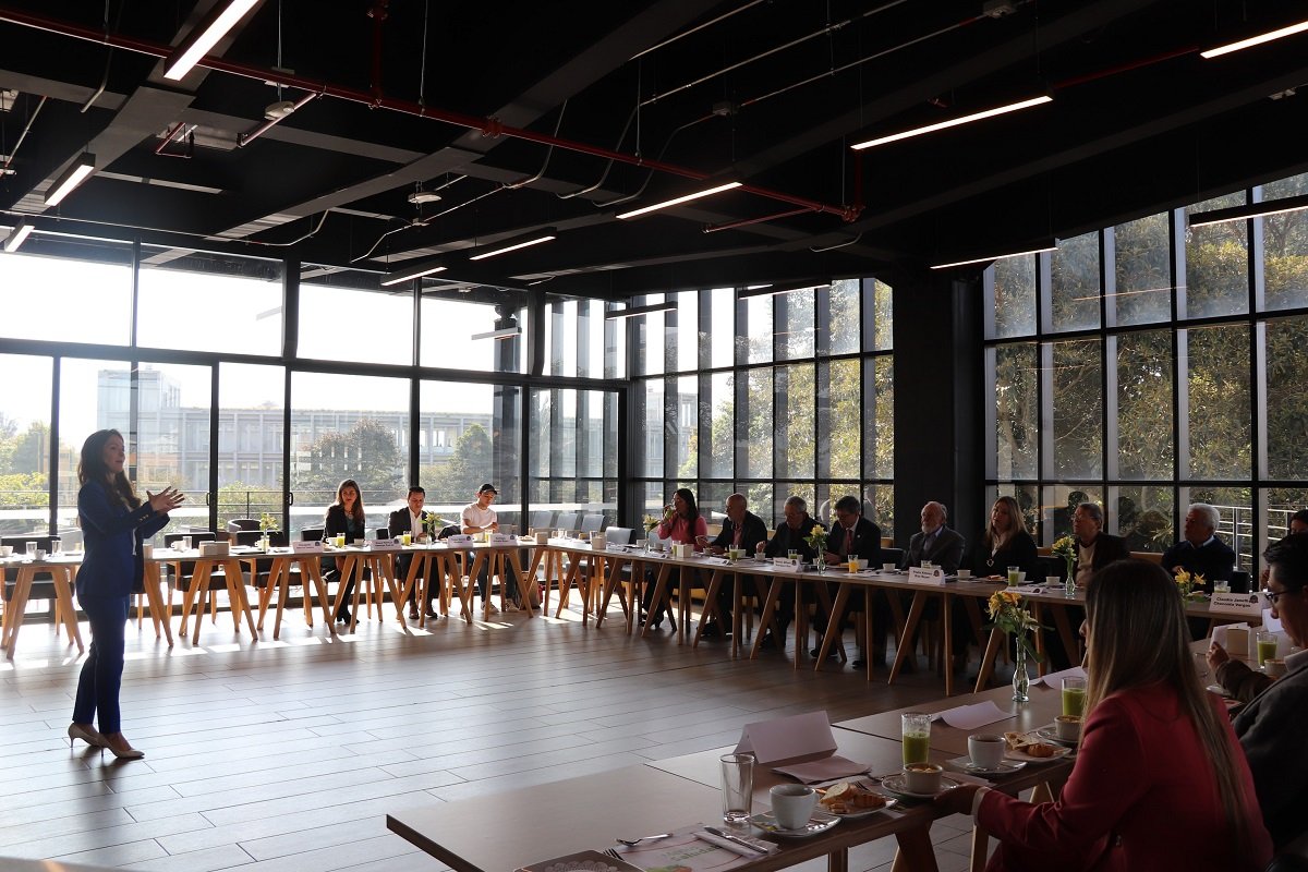 Desayuno graduados octubre (14)