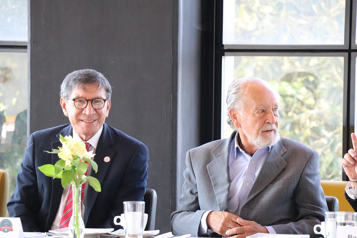 Desayuno graduados octubre (1)