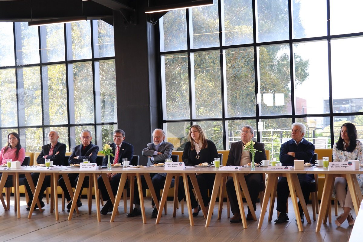 Desayuno graduados octubre (11)