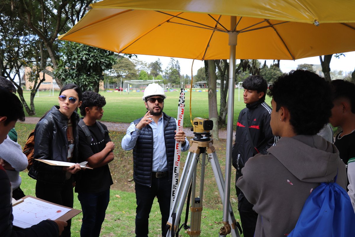 Día como profesional 2024-2 (16).