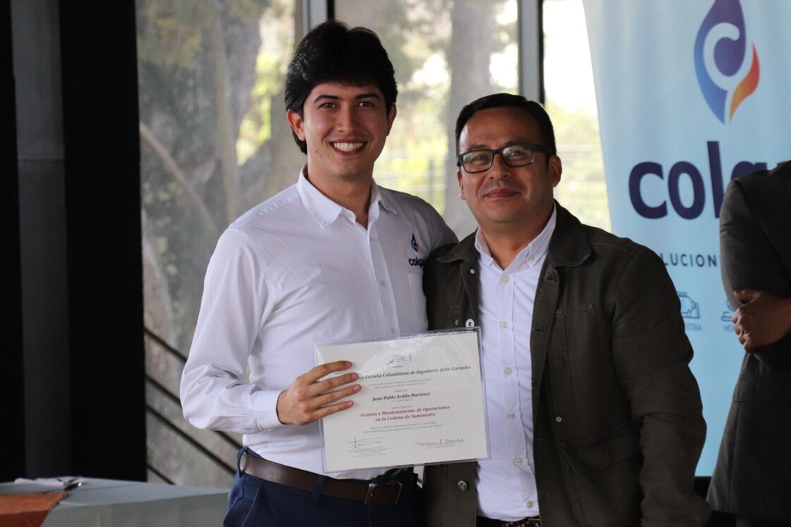 Diplomas Colgas (16)