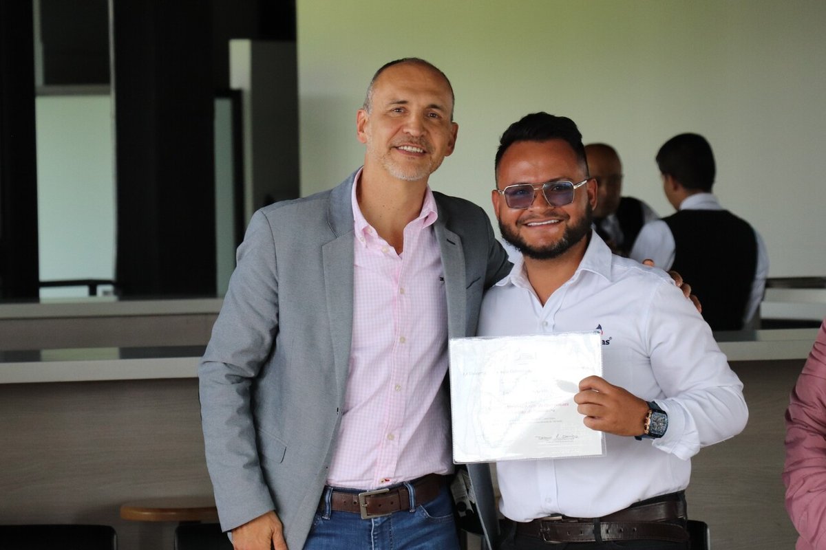 Diplomas Colgas (23)