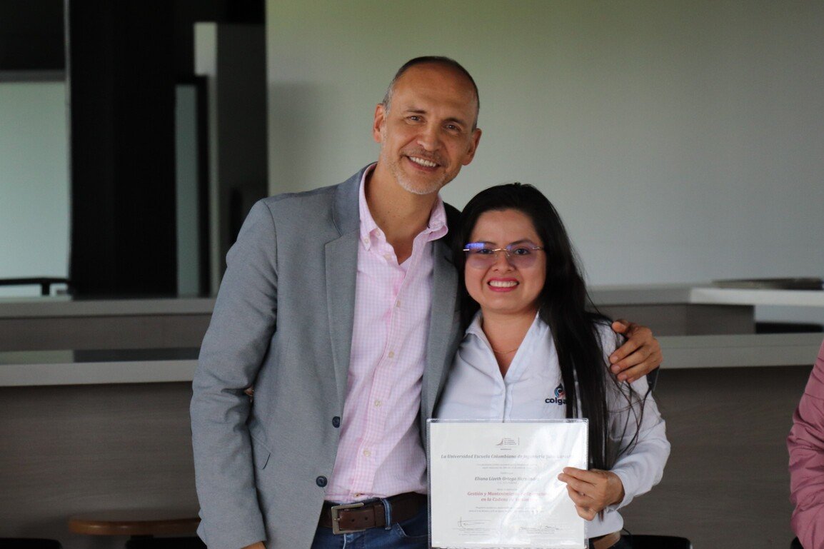 Diplomas Colgas (32)