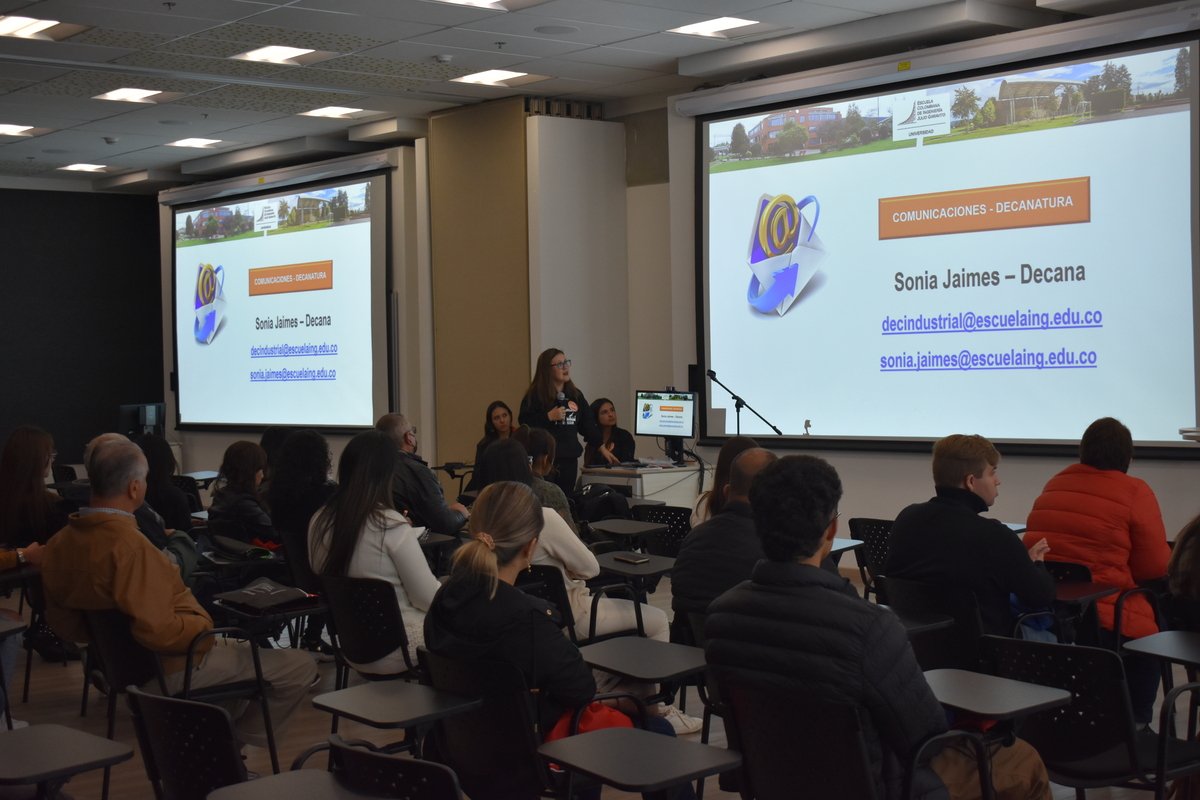 Encuentro de padres 2022-2 (17)