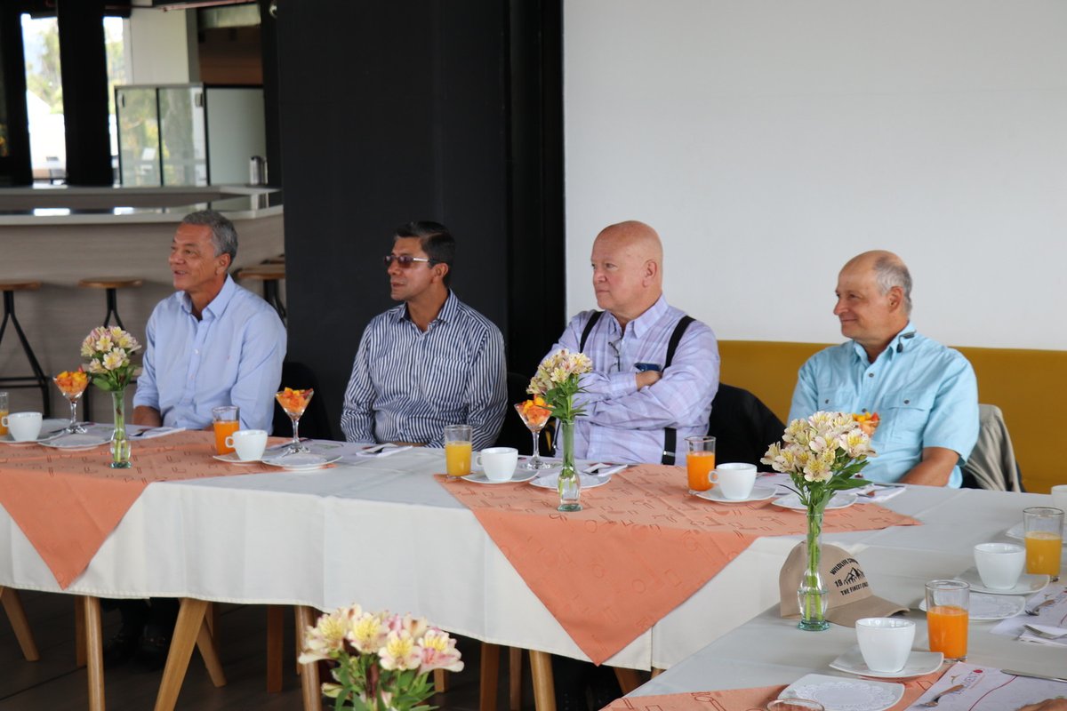 Encuentro graduados civil 1982 (27).