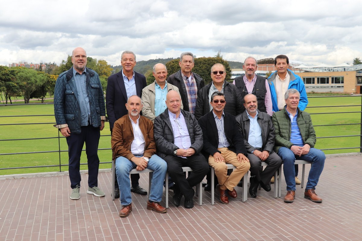 Encuentro graduados civil 1982 (24).