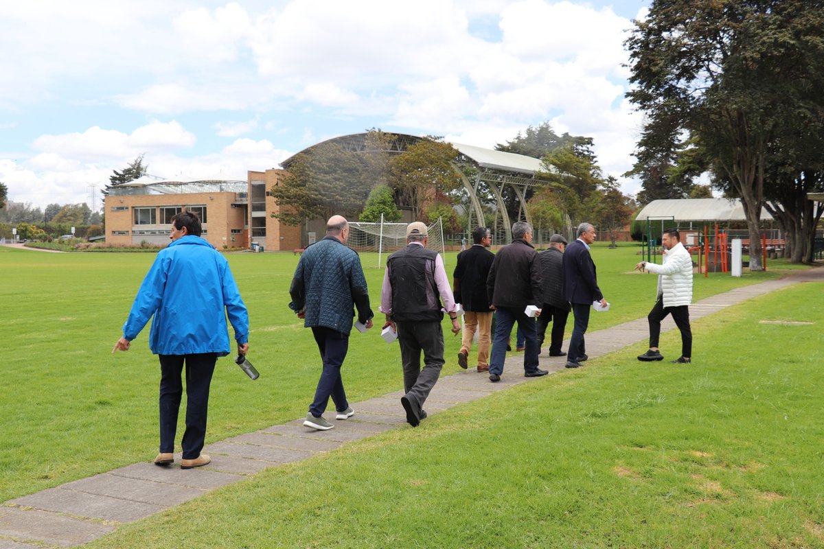 Encuentro graduados civil 1982 (3).
