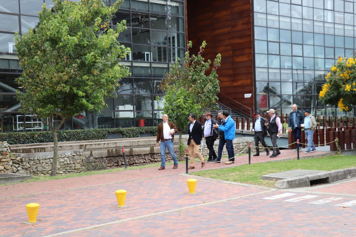 Encuentro graduados civil 1982 (22).