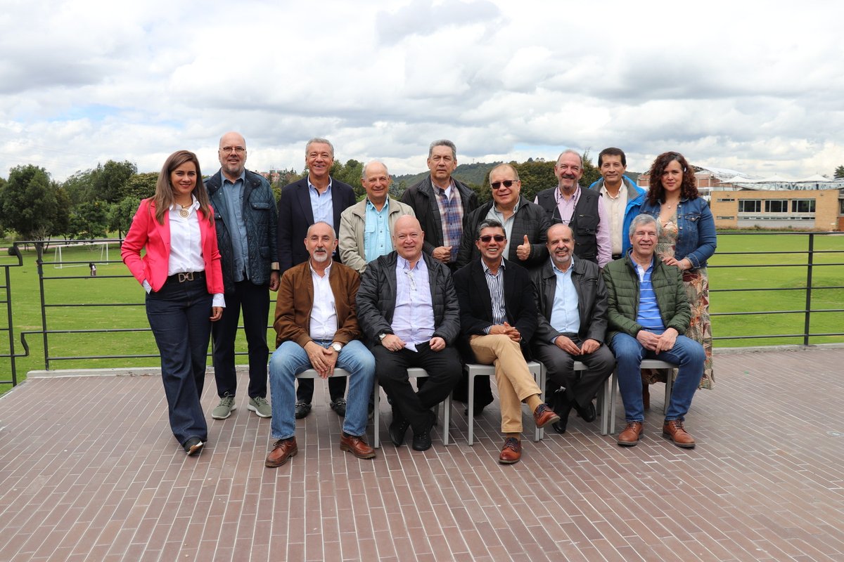 Encuentro graduados civil 1982 (14).