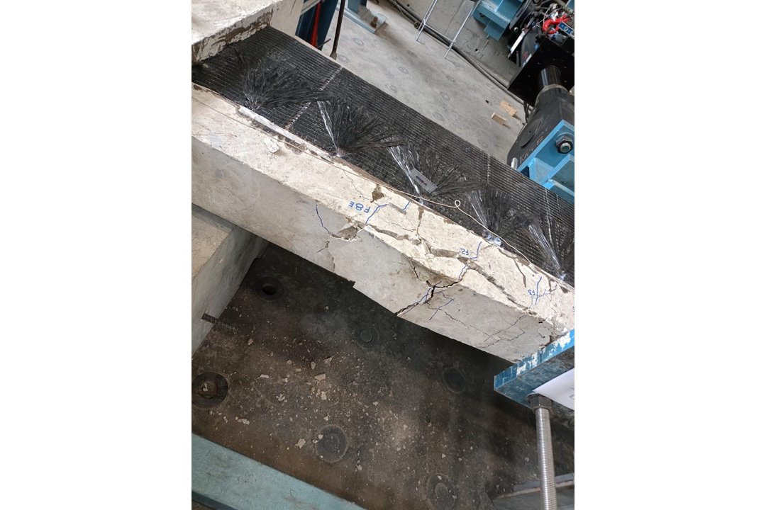 Ensayo de viga - Universidad de Miami (2)