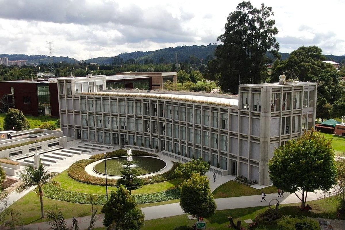 Escuela Colombiana de Ingeniería Julio Garavito (11)