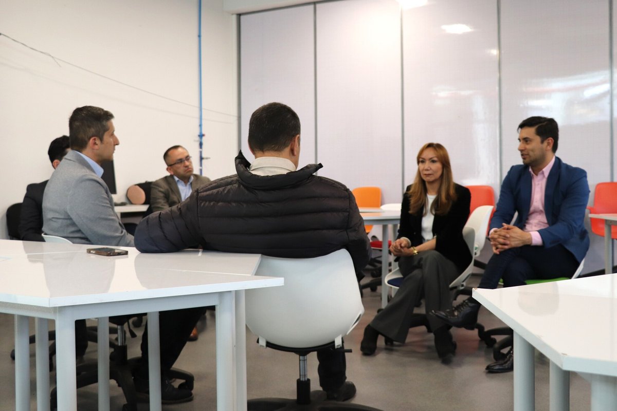 Fotos visita a labs Empresas (1)