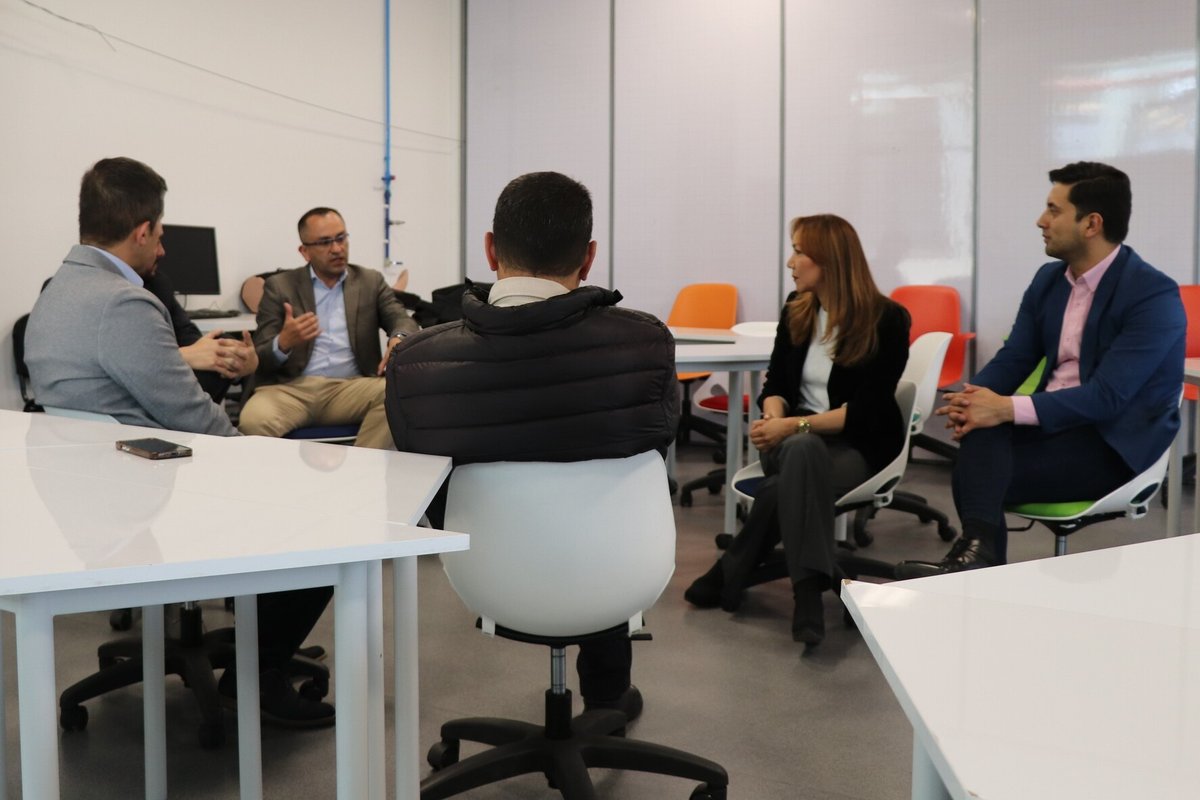 Fotos visita a labs Empresas (6)