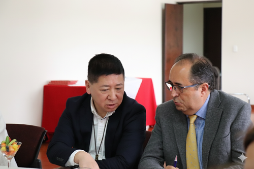 Escuela y Metro Línea 1