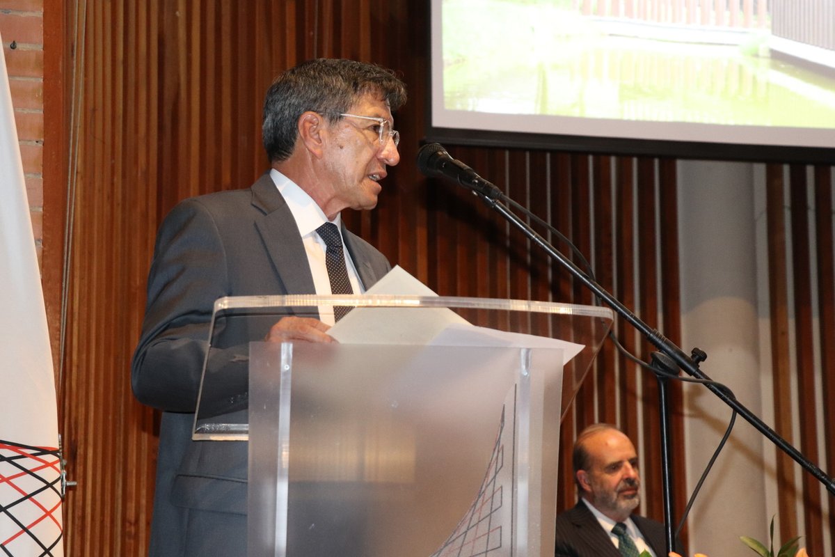 Grados Entrega de Diplomas 14 dic (1)