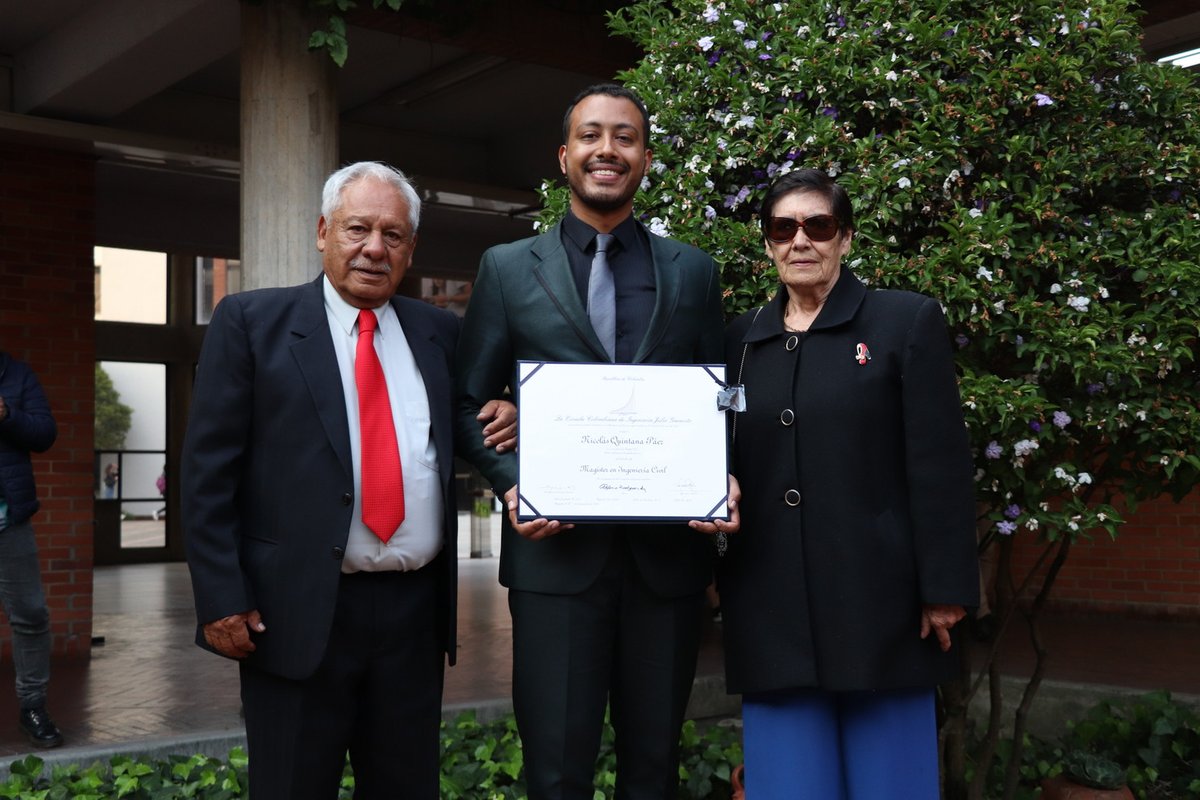 Grados Entrega de Diplomas 14 dic (12)