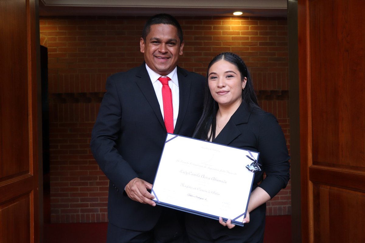 Grados Entrega de Diplomas 14 dic (14)