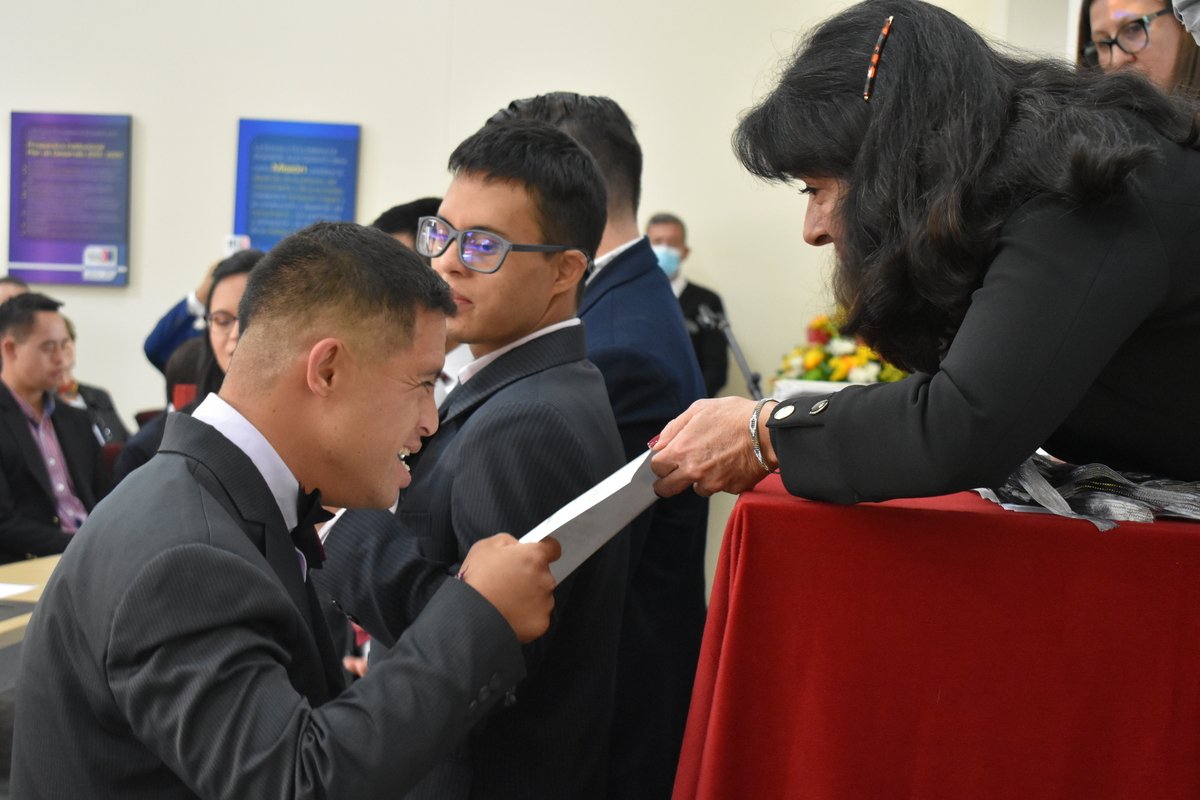 Graduación jóvenes Corporación Síndrome Down 2022  (12)