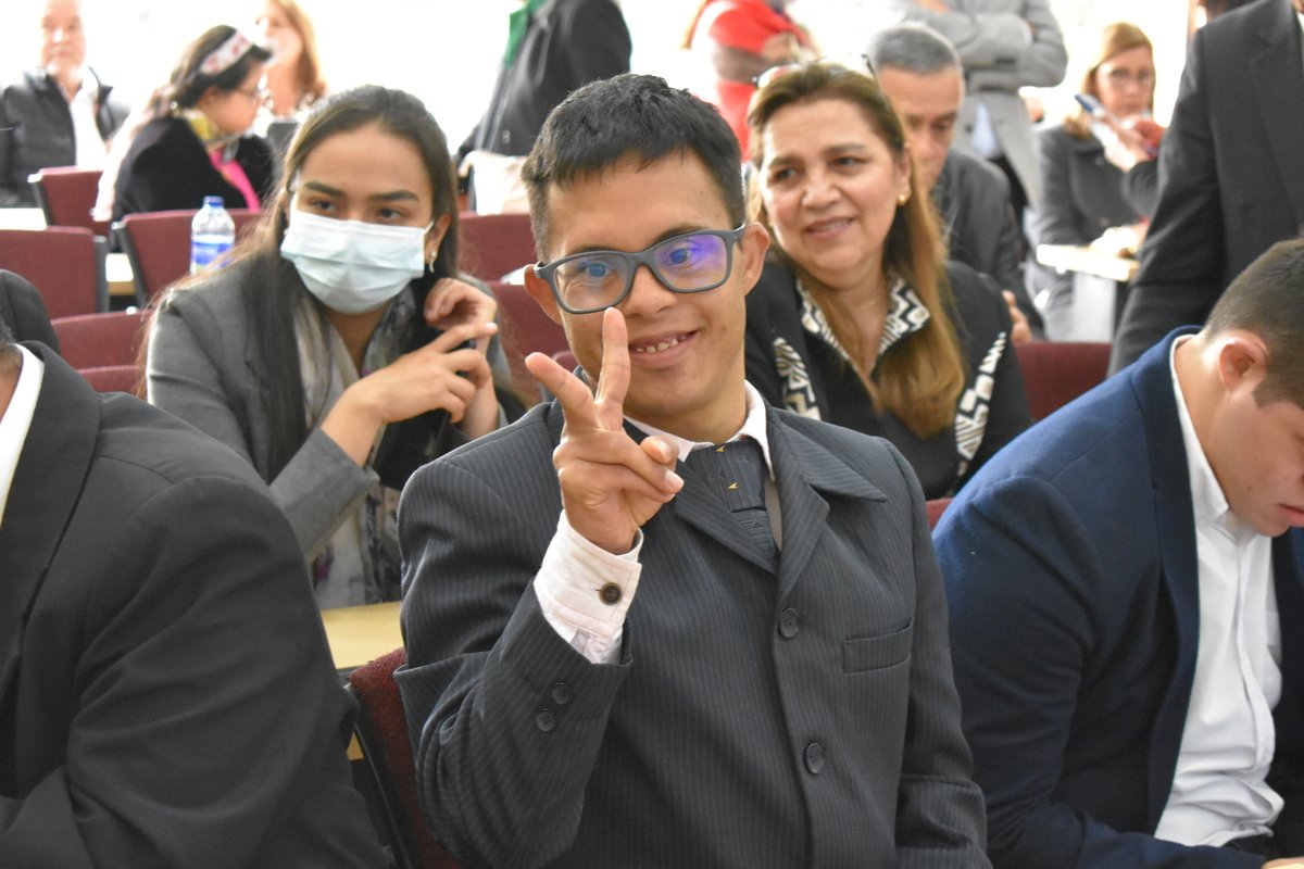 Graduación jóvenes Corporación Síndrome Down 2022 (2)