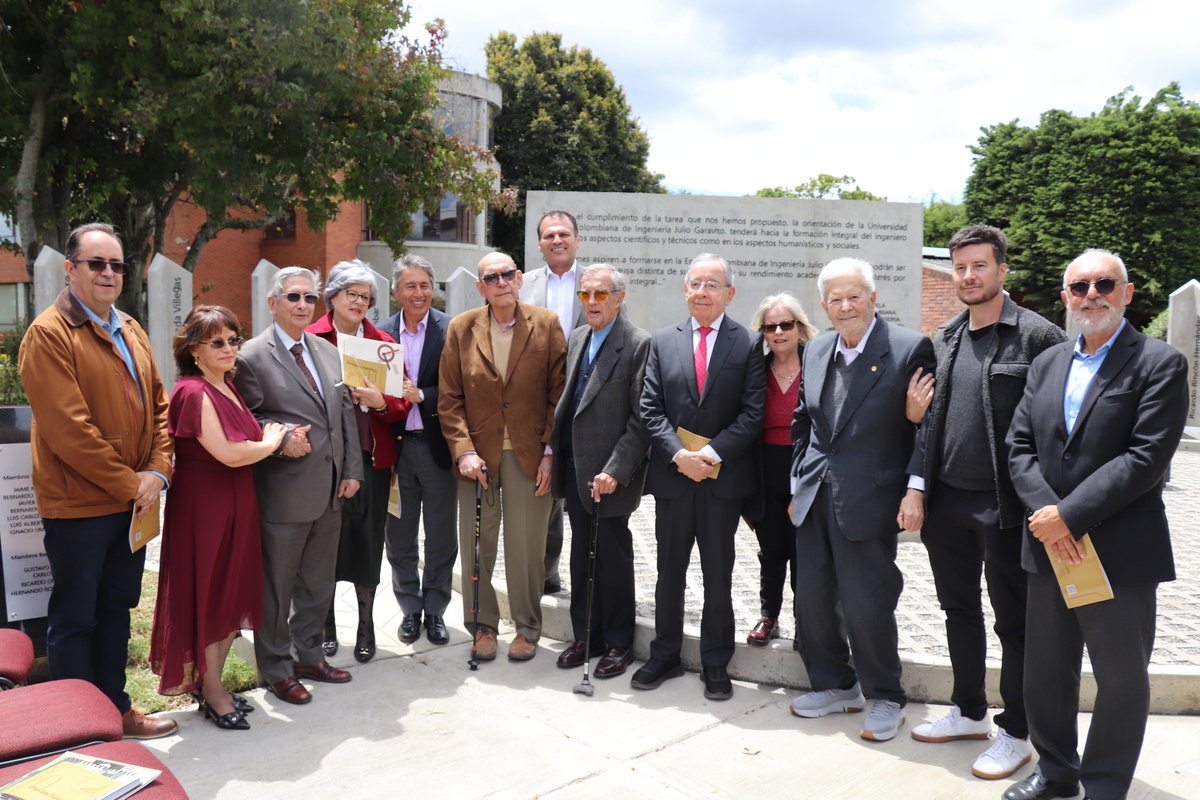ENTREGA PLAZOLETA DE FUNDADORES - UNIVERSIDAD ESCUELA COLOMBIANA DE INGENIERÍA JULIO GARAVITO