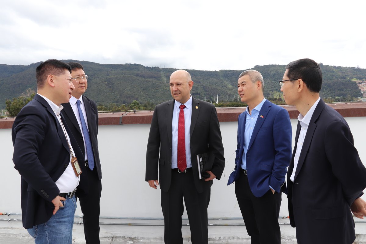 ESCUELA Y METRO LINEA 1