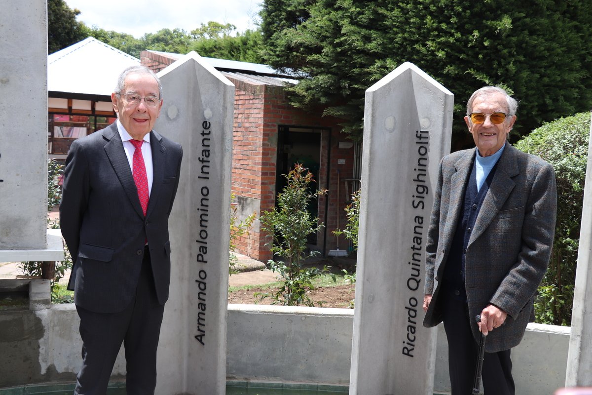 ENTREGA PLAZOLETA DE FUNDADORES - UNIVERSIDAD ESCUELA COLOMBIANA DE INGENIERÍA JULIO GARAVITO