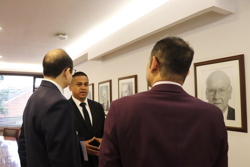 VISITA INDIA CANADA