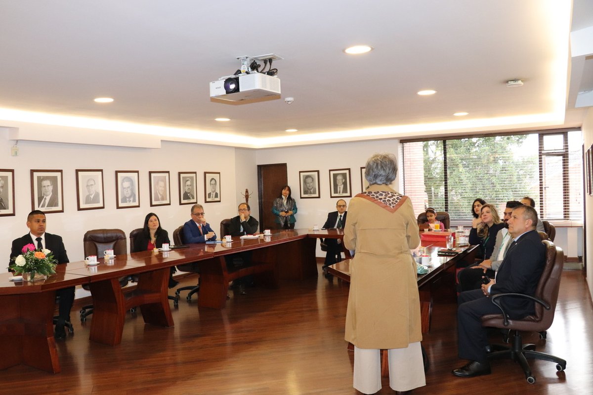 VISITA INDIA CANADA