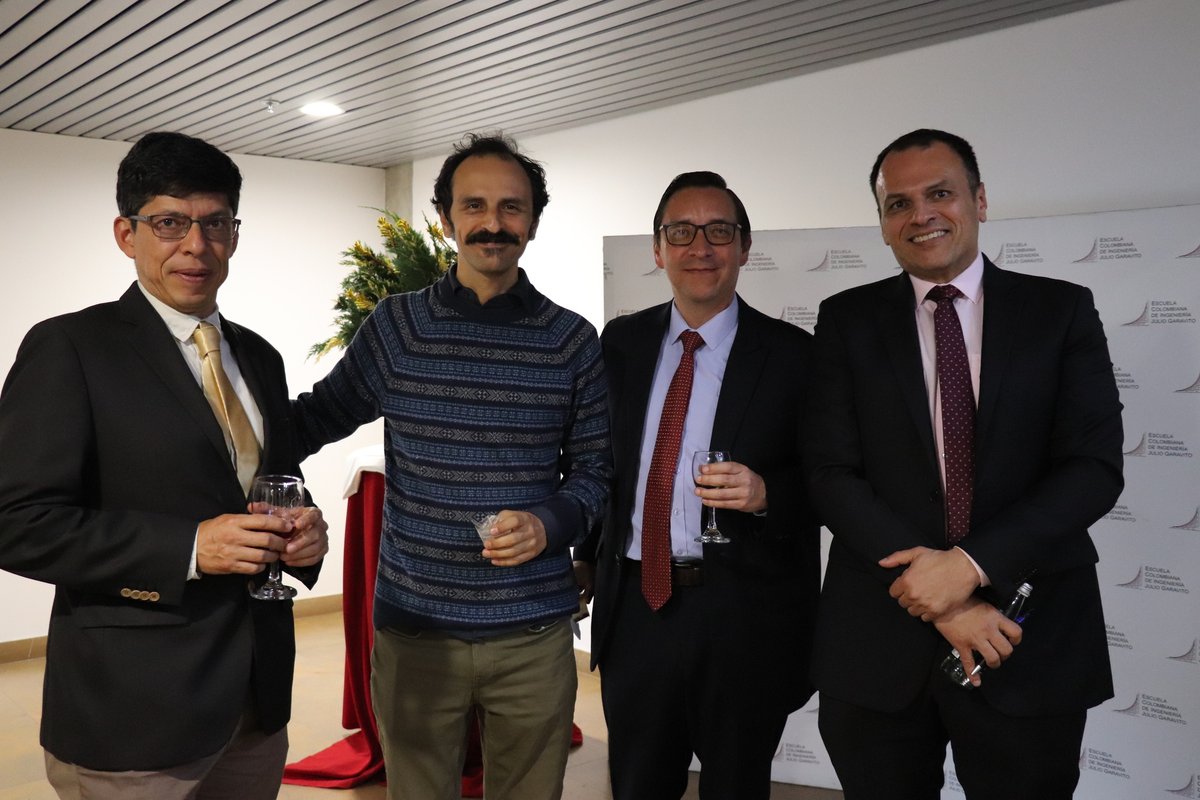 HOMENAJE A FUNDADORES