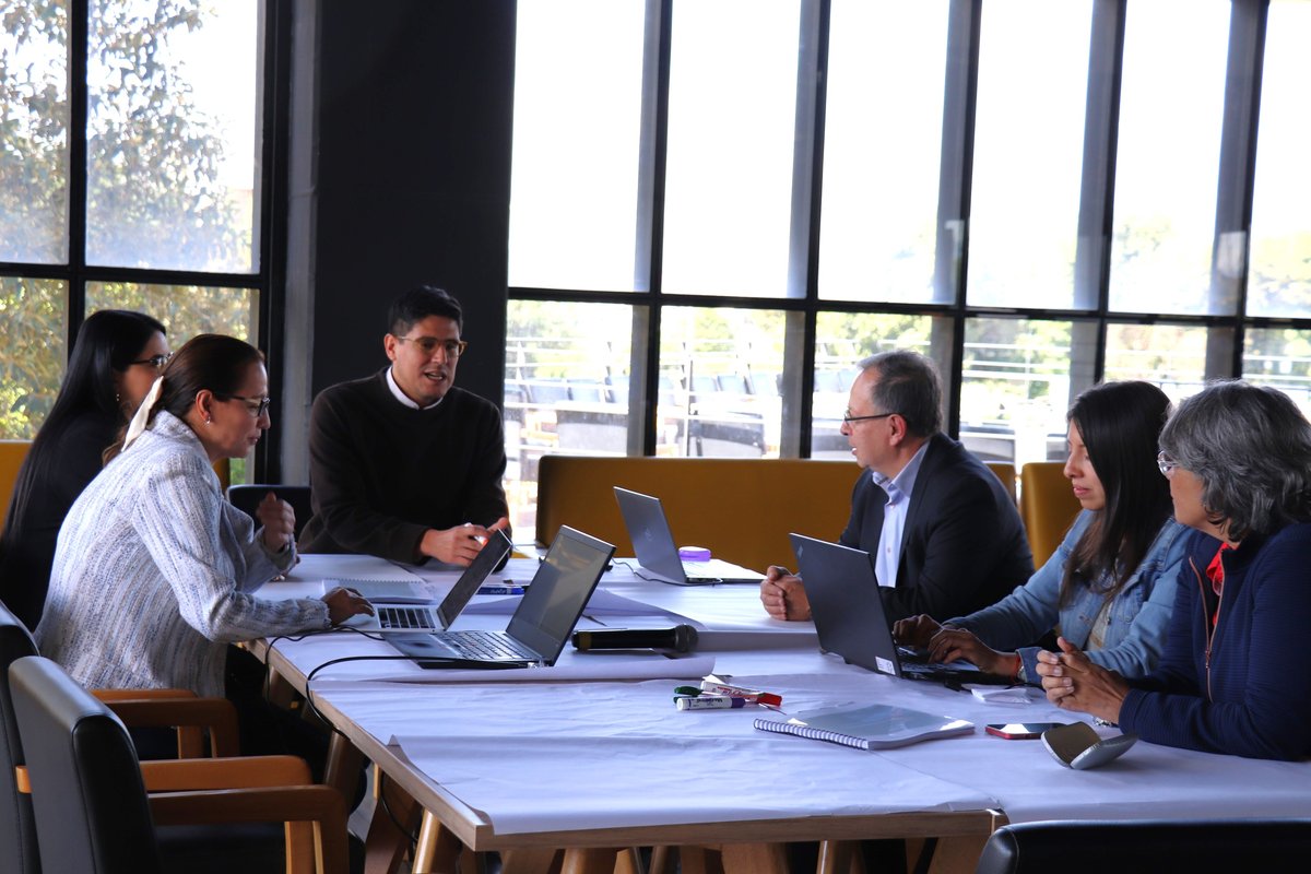 La Escuela impulsa la construcción de una visión compartida para el ecosistema de ciencia, tecnología e innovación