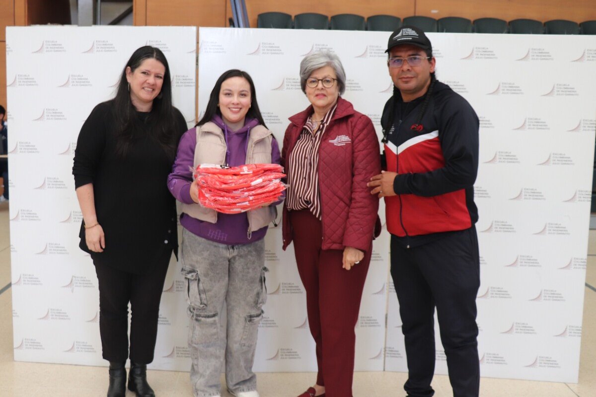 ENTREGA DE UNIFORMES 2026 - UNIVERSIDAD ESCUELA COLOMBIANA DE INGENIERÍA JULIO GARAVITO