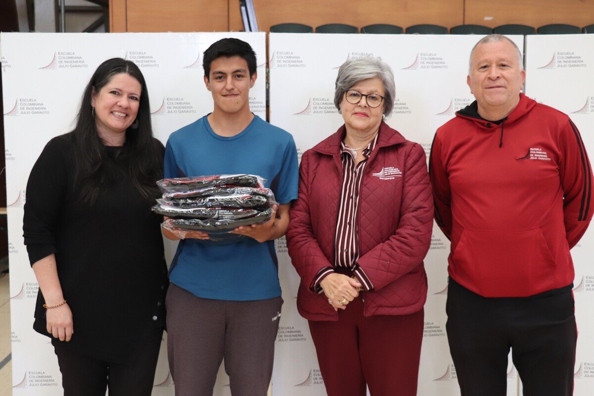 ENTREGA DE UNIFORMES 2026 - UNIVERSIDAD ESCUELA COLOMBIANA DE INGENIERÍA JULIO GARAVITO