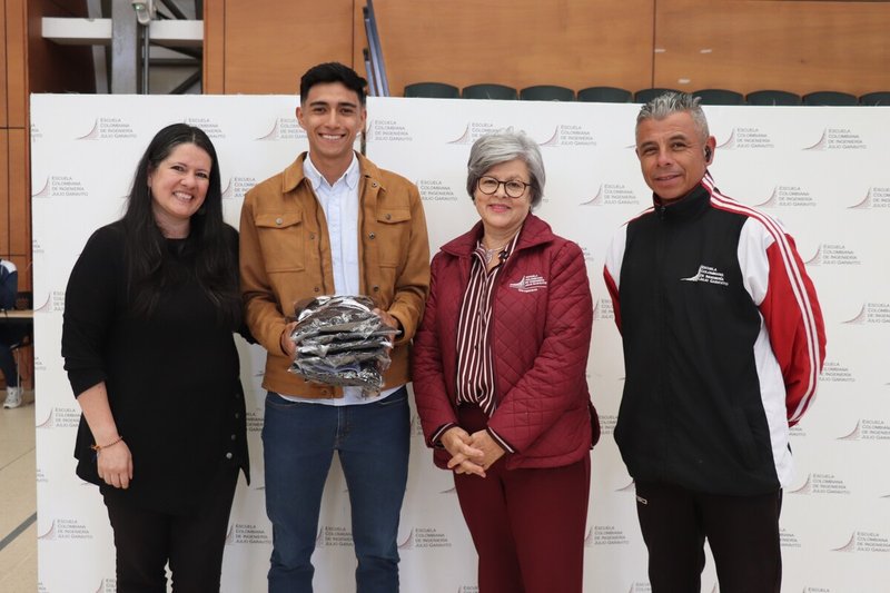 ENTREGA DE UNIFORMES 2026 - UNIVERSIDAD ESCUELA COLOMBIANA DE INGENIERÍA JULIO GARAVITO