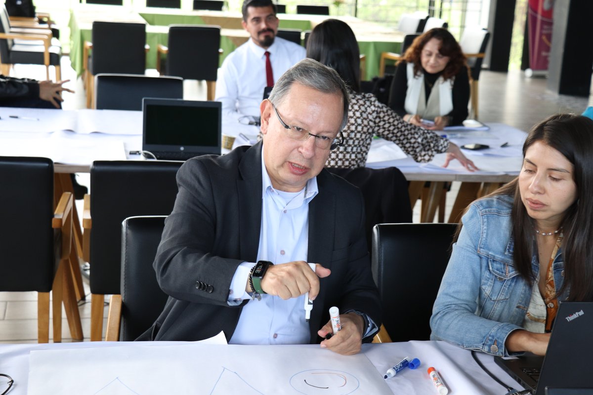 La Escuela impulsa la construcción de una visión compartida para el ecosistema de ciencia, tecnología e innovación