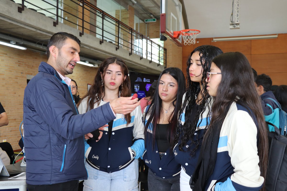 CONEXIA 2025 - Conecta, innova y transforma el mundo con inteligencia artificial.